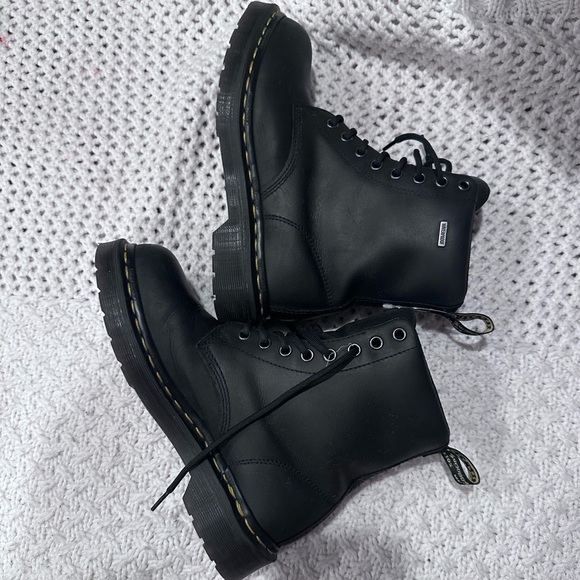 Dr. Martens WOMENS  size 6 drywair Black Shoes waterproof - Picture 8 of 11